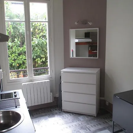 Studio Saint Charles Apartment *